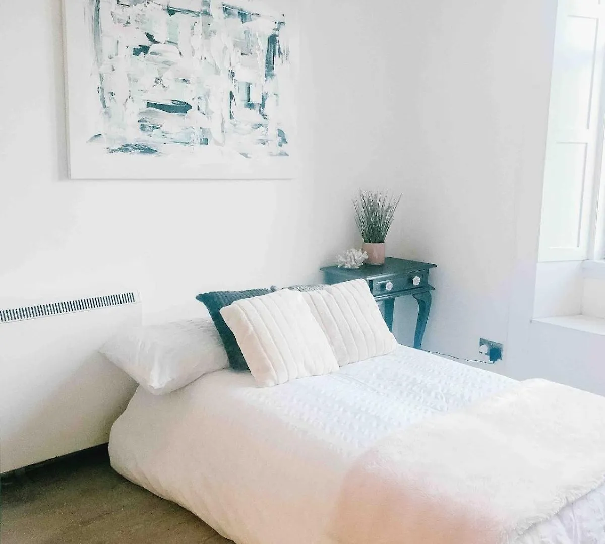 Chic Flat Close To Edinburgh, Airport, & Zoo 0*, إدنبرة المملكة المتحدة