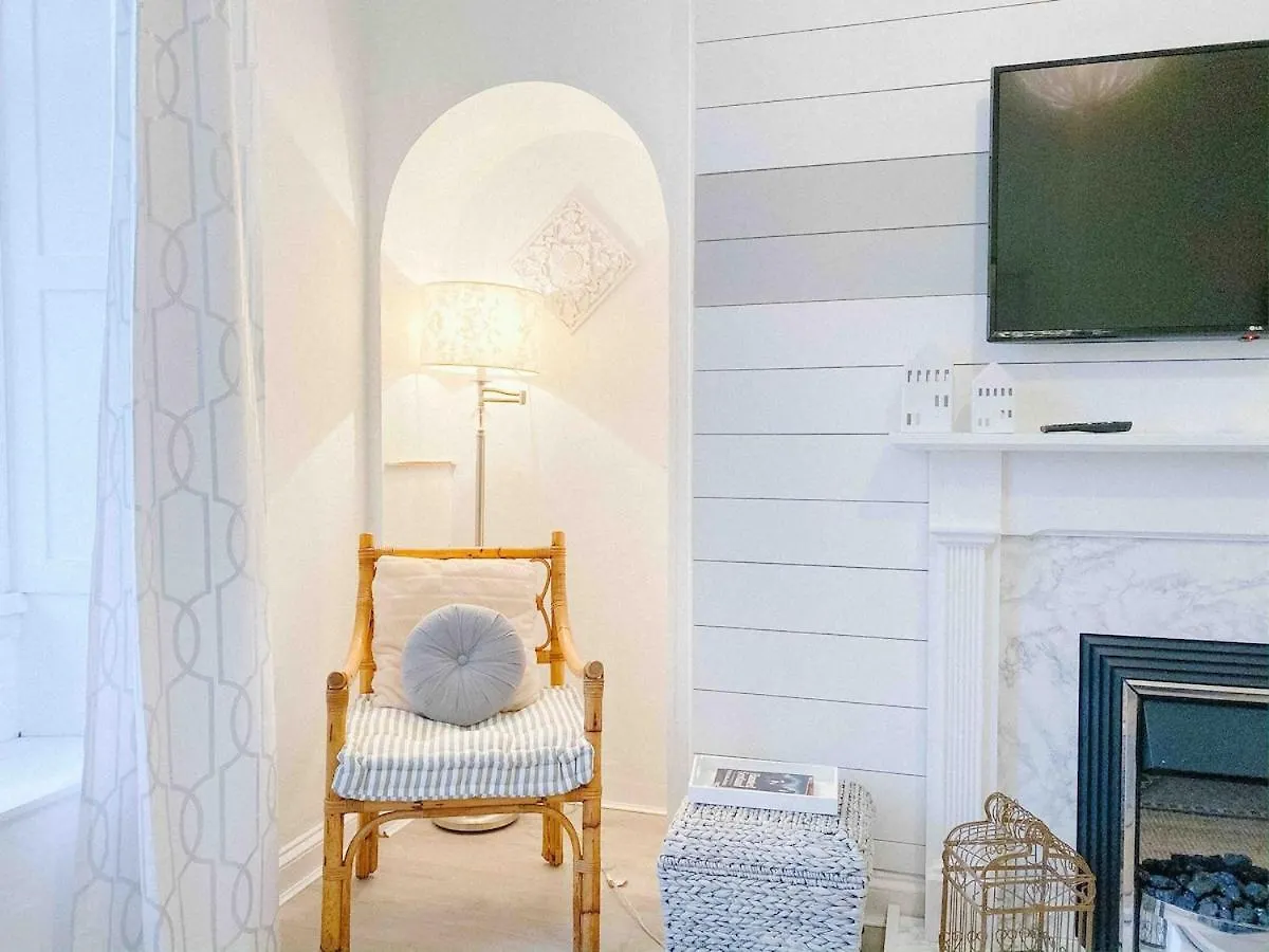 Chic Flat Close To Edinburgh, Airport, & Zoo Великобритания