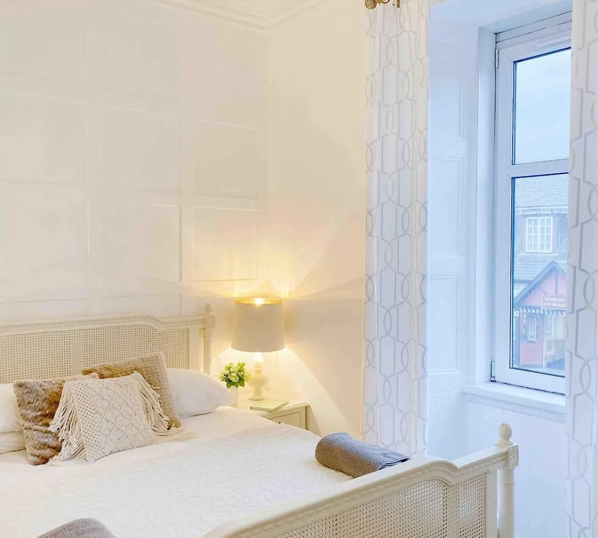Chic Flat Close To Edinburgh, Airport, & Zoo Апартаменты Эдинбург