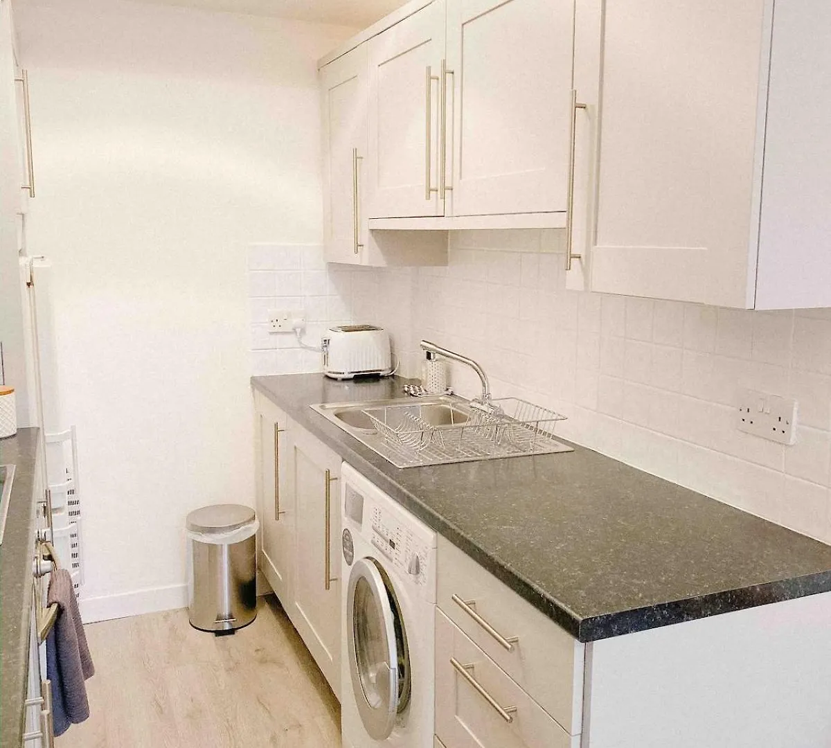 Chic Flat Close To Edinburgh, Airport, & Zoo Великобритания
