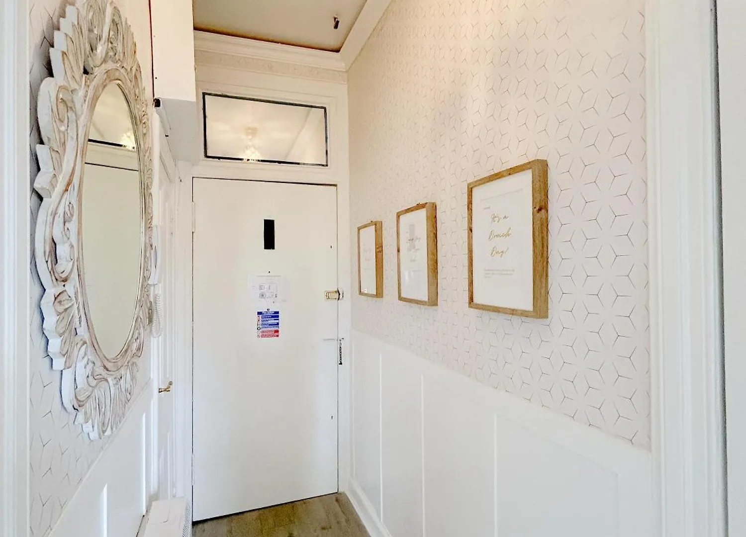 Апартаменты Chic Flat Close To Edinburgh, Airport, & Zoo