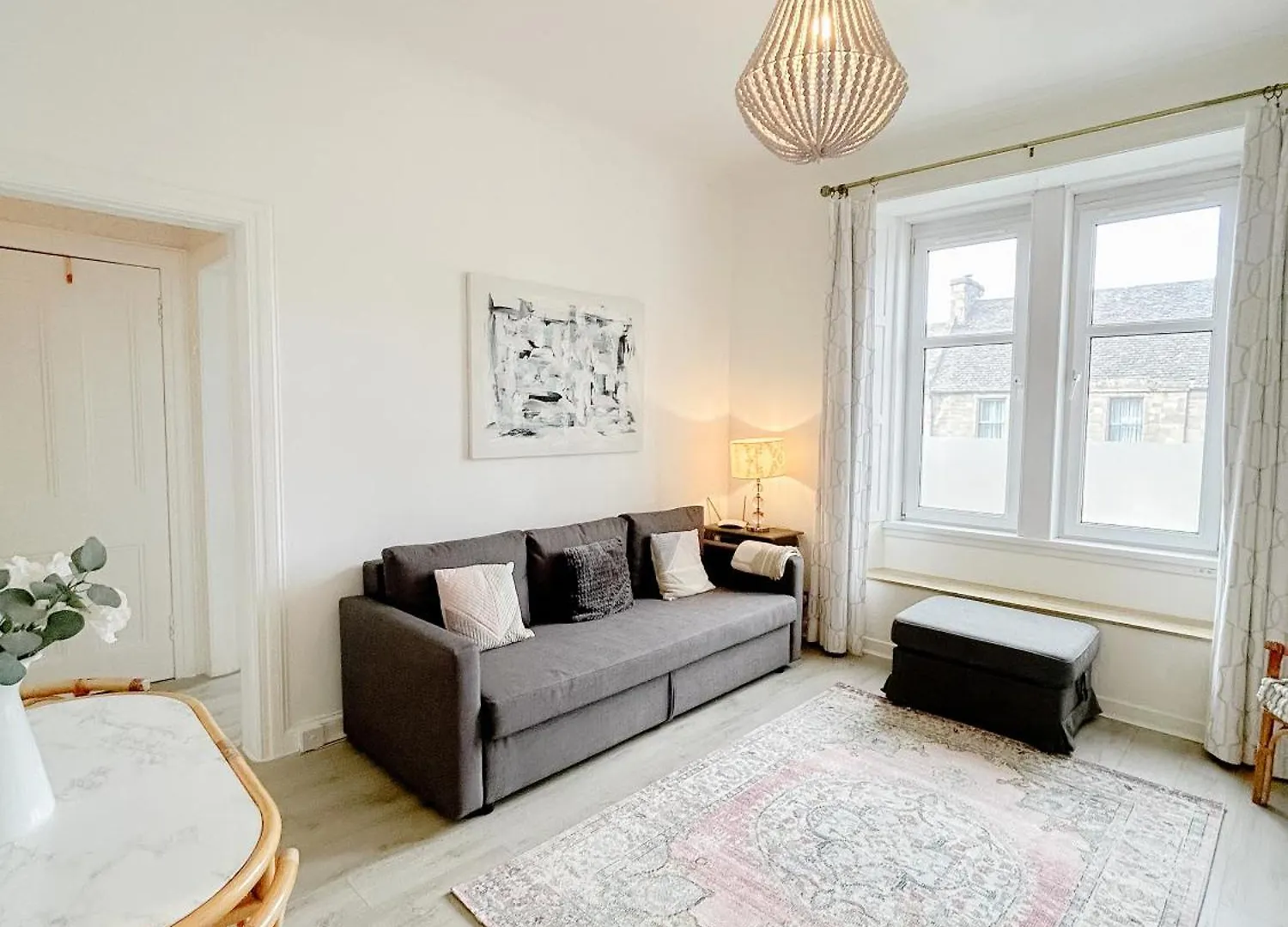 Chic Flat Close To Edinburgh, Airport, & Zoo
