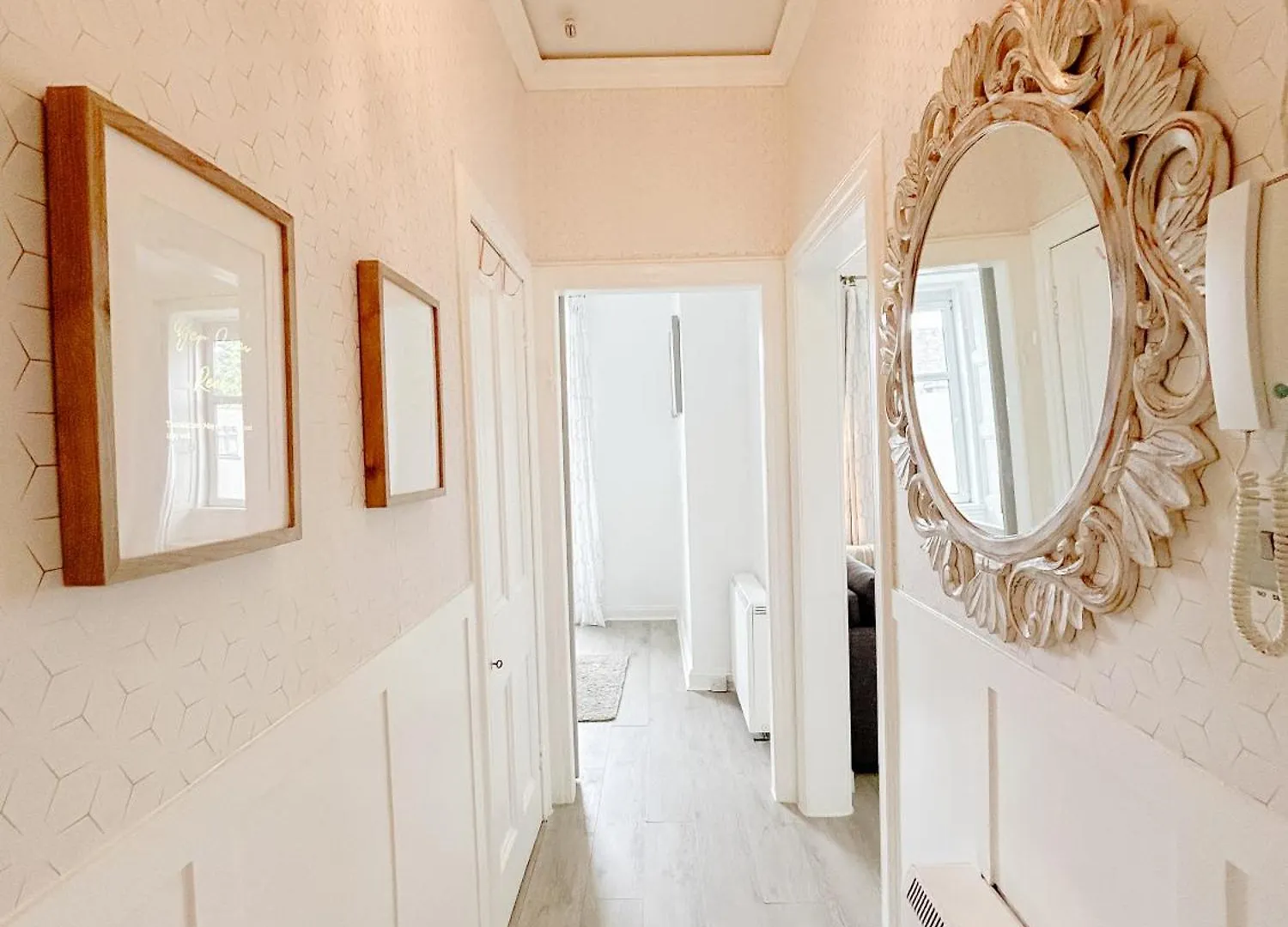 Chic Flat Close To Edinburgh, Airport, & Zoo Апартаменты